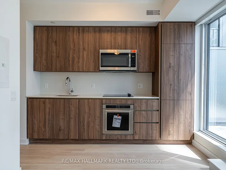 15 Richardson St #316 — Photo 22