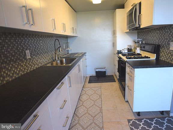 5th image of 4600 Duke St APT 1100