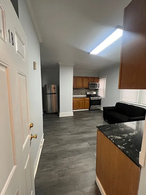 301 Maple St - 1B — Photo 2
