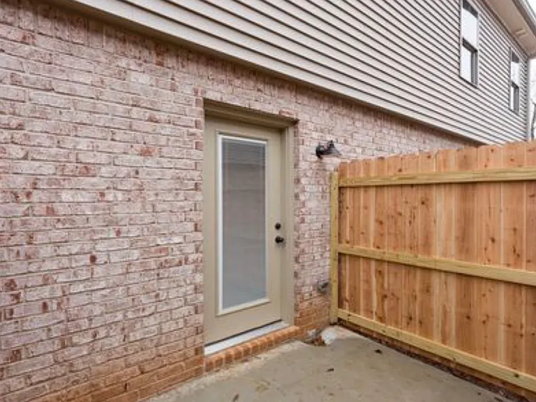 2506 E Main St #B6 — Photo 10