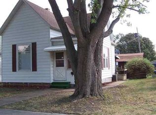 816 E Macon St, Clinton, IL 61727