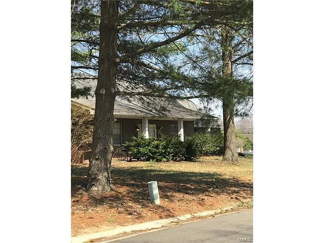 2 Hickory Hill Ln photo 1