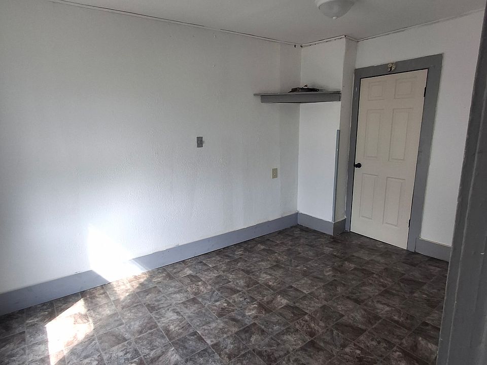 1st image of 1558 N Main St