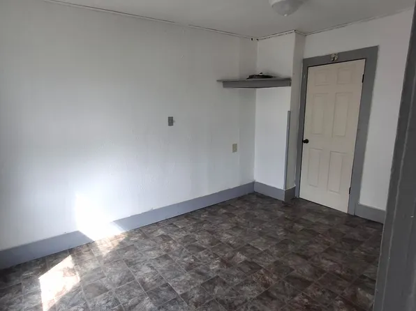 1558 N Main St, Decatur, IL 62526