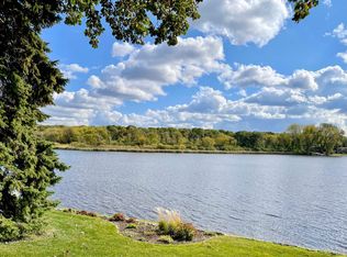 1326 Spring Valley Rd, Golden Valley, MN 55422