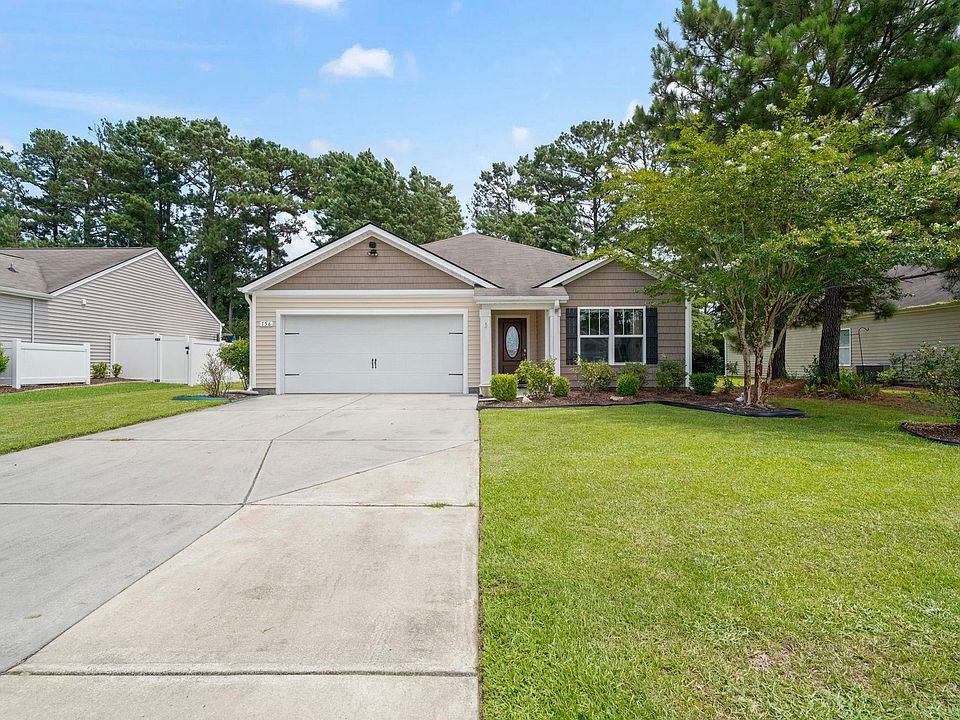 1st image of 156 Oak Leaf Dr.