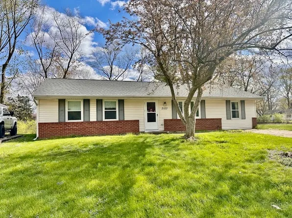 3103 Blair Dr, Champaign, IL 61821