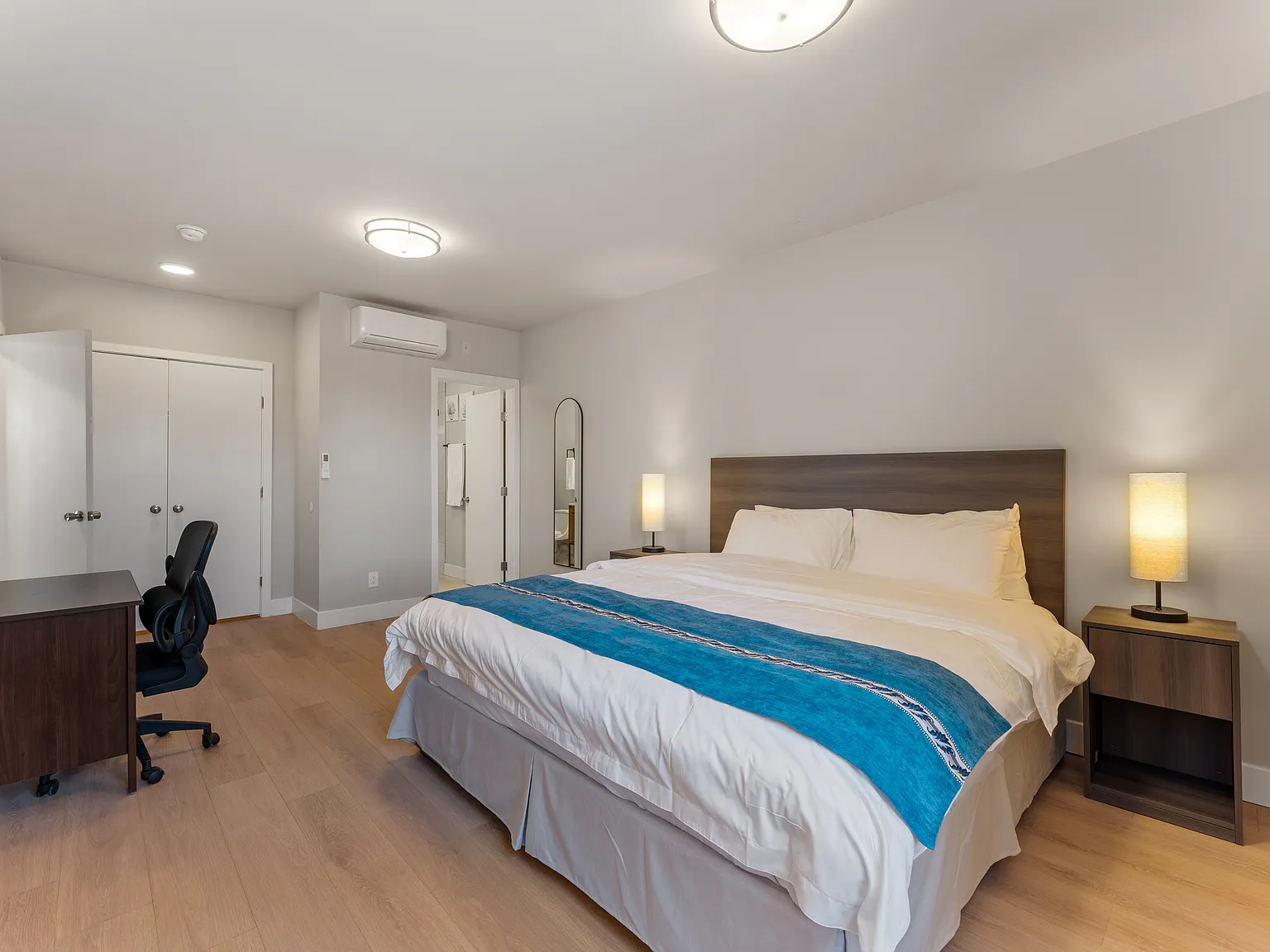 2 bed, 800 sqft, $2,800 — Photo 2