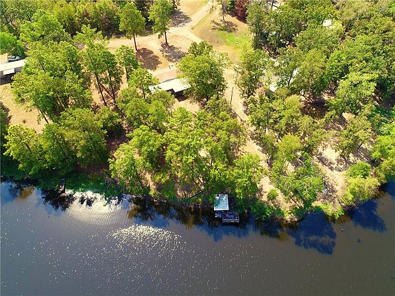 5th image of 114 Old Levee Rd