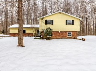 8965 Williams Rd, Chardon, OH 44024