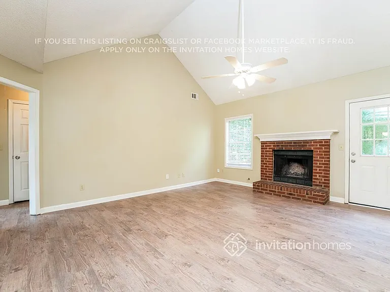 2875 Cove Crossing Dr — Photo 4