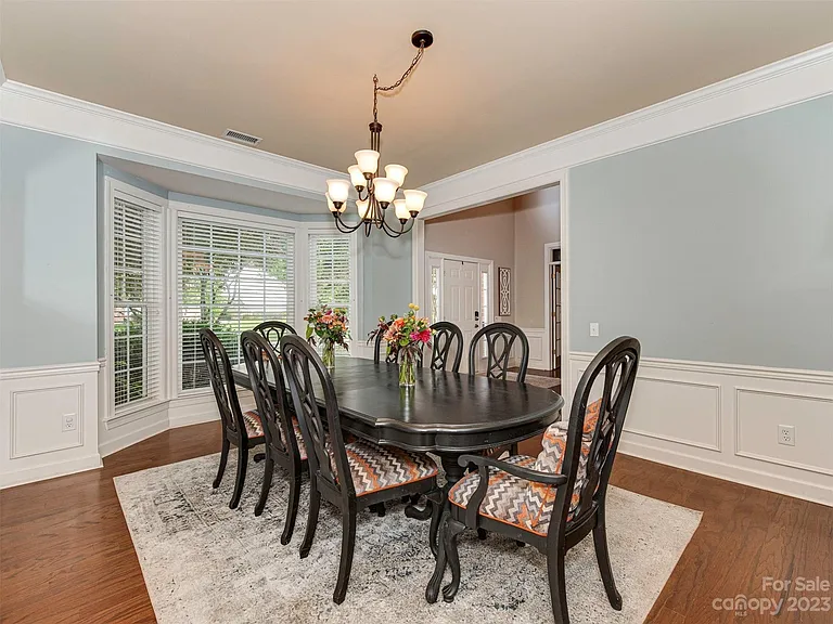 10828 Carmody Ct — Photo 3