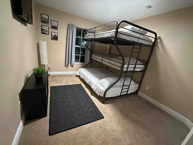 811 Assembly Ct — Photo 10