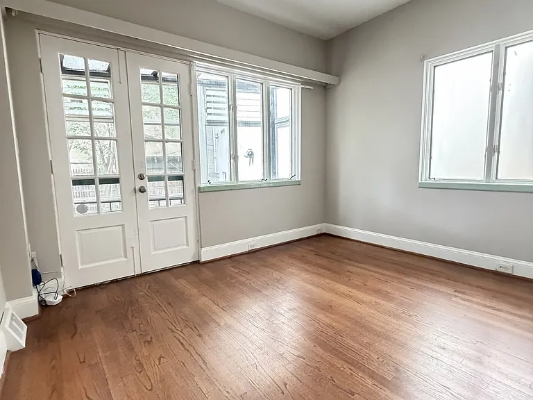 22 E Hamilton St — Photo 9