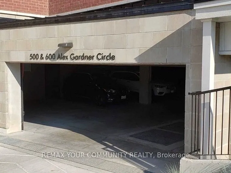 500 Alex Gardner Cir #101 — Photo 2