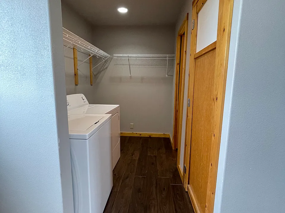 2U Brush Creek Rd #1