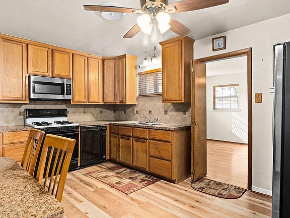 3rd image of 1405 Camilla Rd