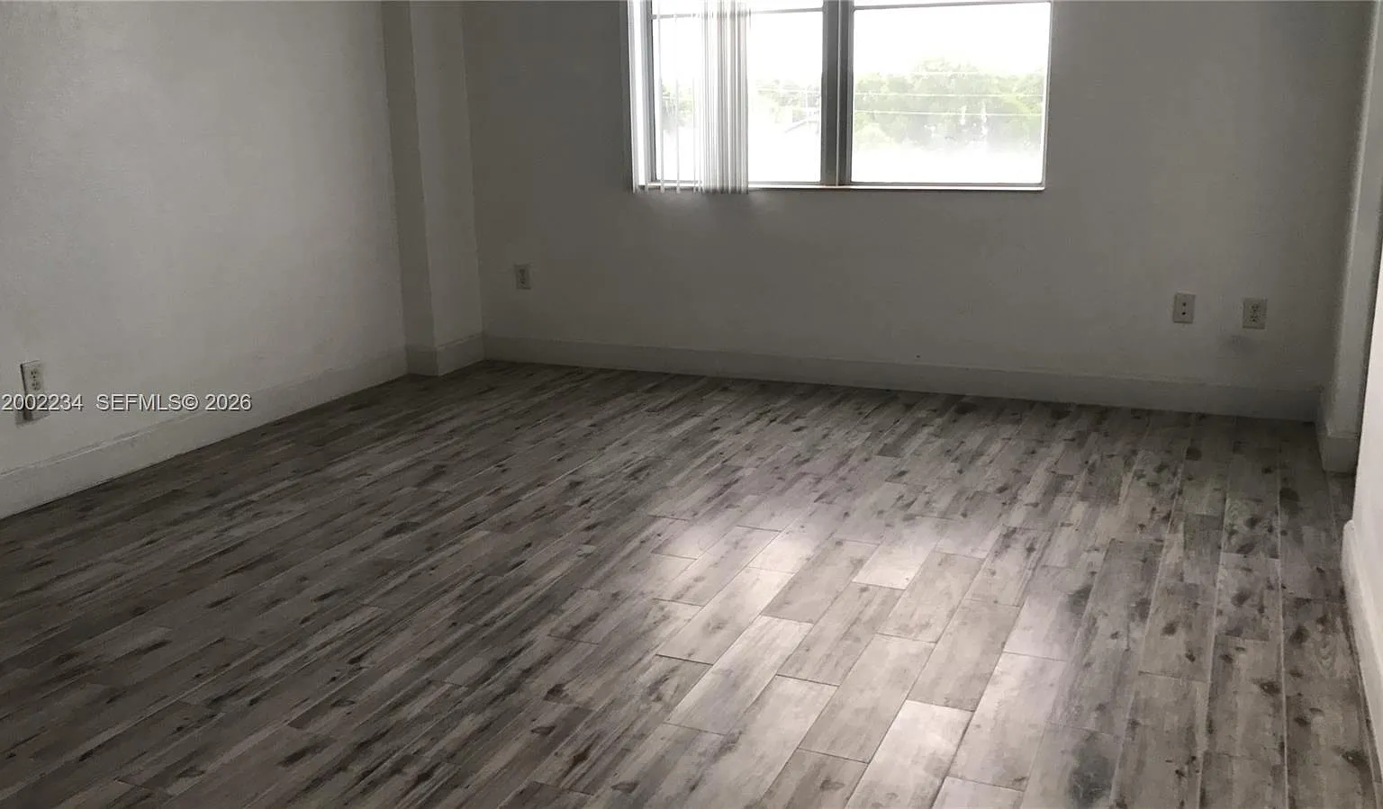 Radius Condo — Photo 2
