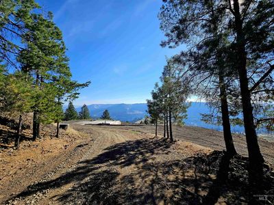618 Valley View Dr, Lenore, ID, 83541