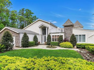 5 Sills Gully Rd, Shoreham, NY 11786