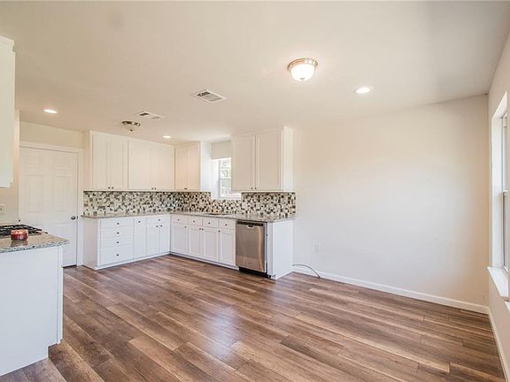 2nd image of 614 Kingfisher Creek Dr