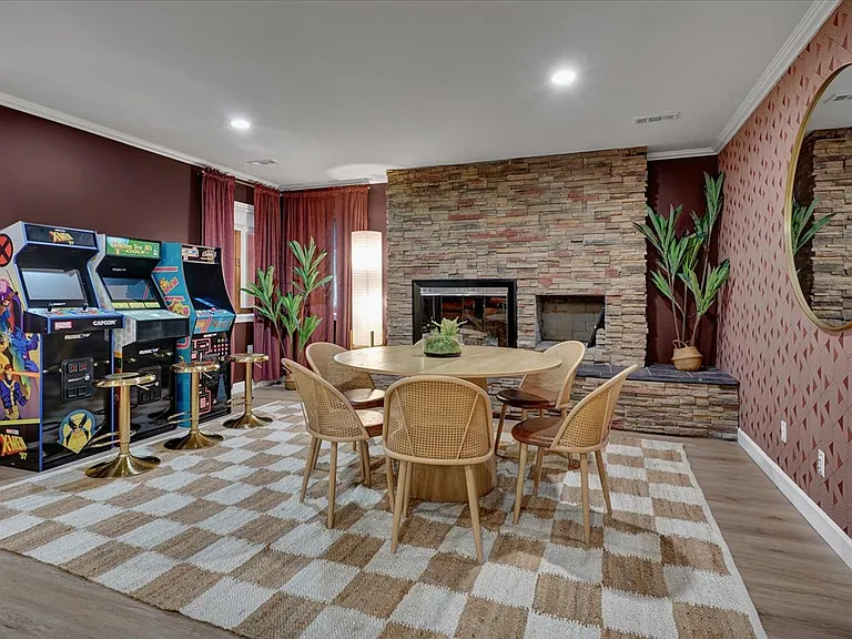 457 E Hurst Dr — Photo 20