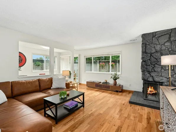 9523 NE 180th Street #A102, Bothell, WA 98011