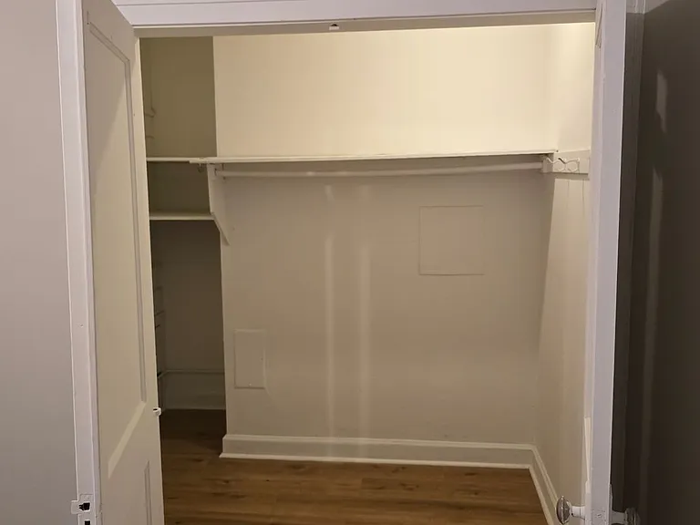 Lower East Side Milwaukee Studio and One bed Apartments- Flexible Lease Terms — Photo 12