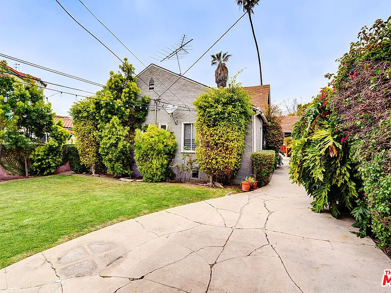 10372 Tennessee Ave — Photo 24