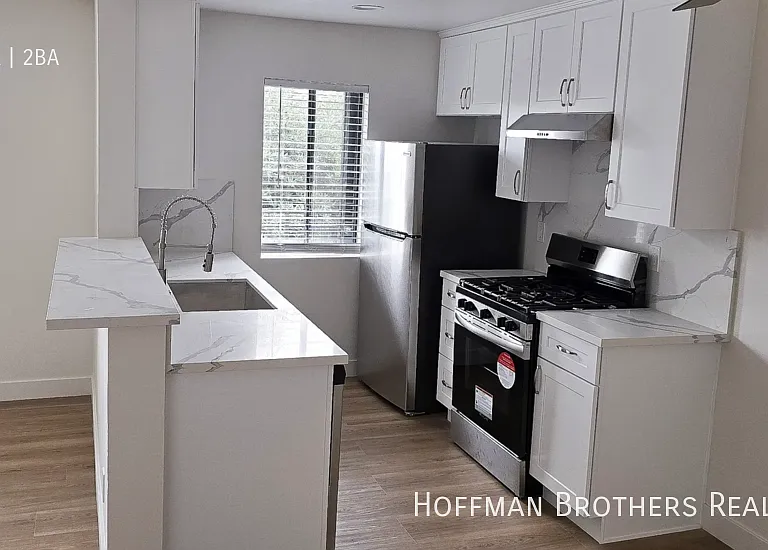 3910 E 11th St #12 — Photo 3