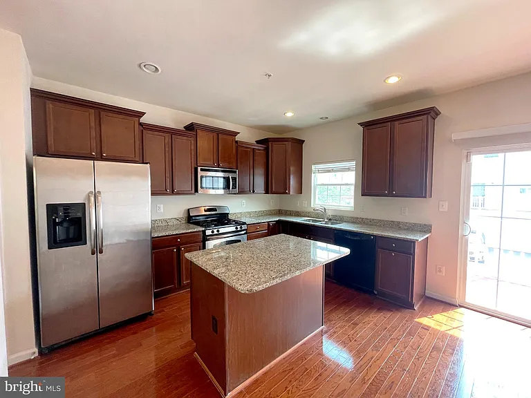 2863 Hedgerow Pl — Photo 8