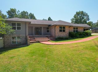 812 Chatsworth Dr, Grove, OK 74344