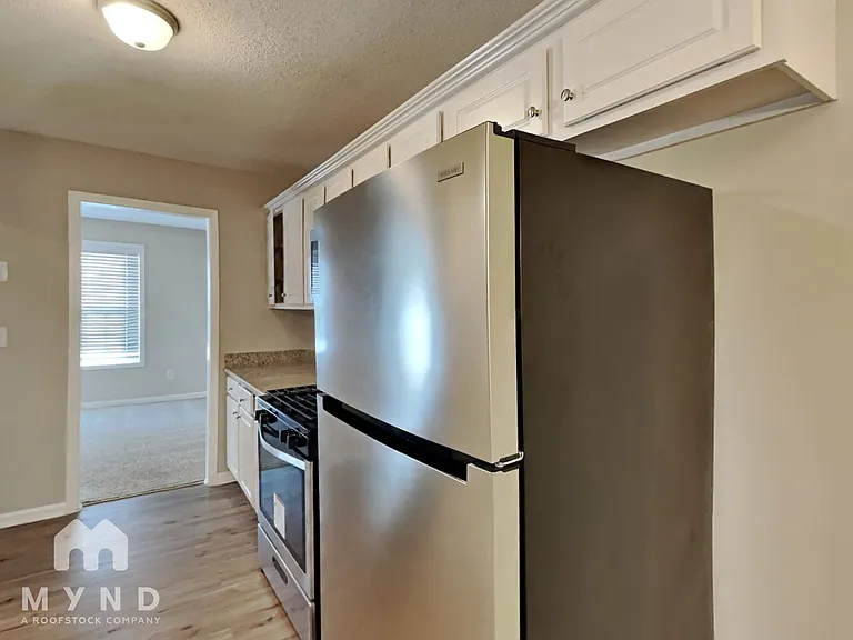 1013 Vineyard Walk — Photo 8