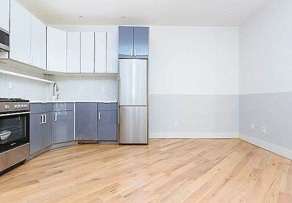 3rd image of 217 Sumpter St #3R