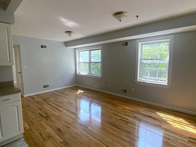 812 - OM-812 New York Avenue LLC — Photo 10