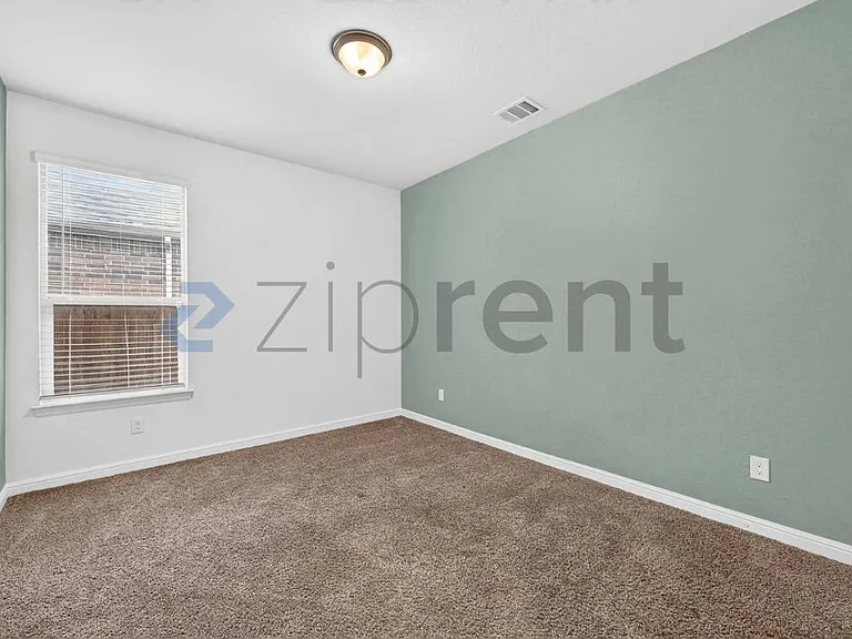 9024 Weepy Hollow Trl — Photo 18