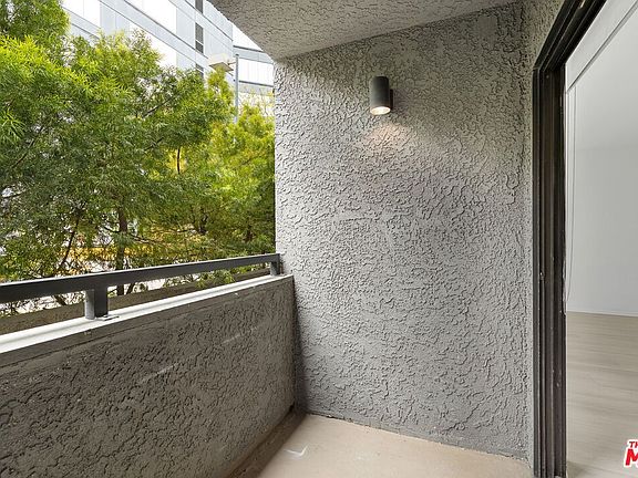 4th image of 1226 Amherst Ave #205