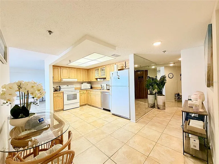 7430 Sunshine Skyway Ln S #501 — Photo 8
