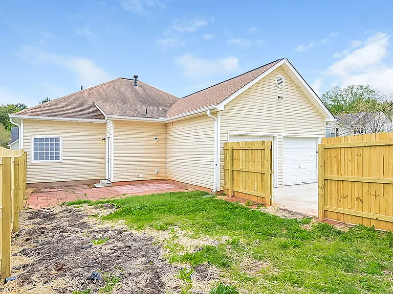 4060 Springvale Way — Photo 19