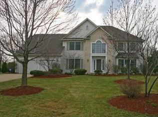 586 Charles Pl, Highland Heights, OH