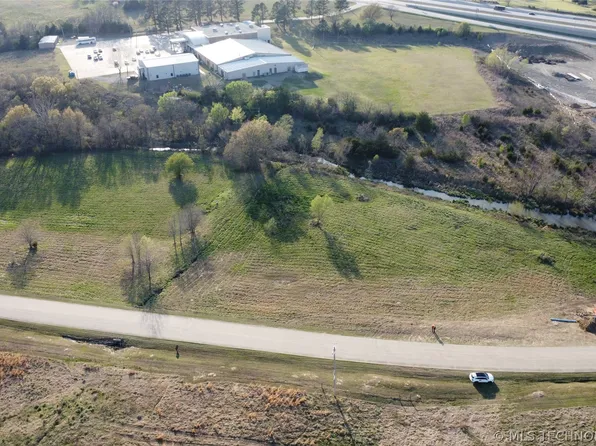 Peaceable Rd, McAlester, OK 74501