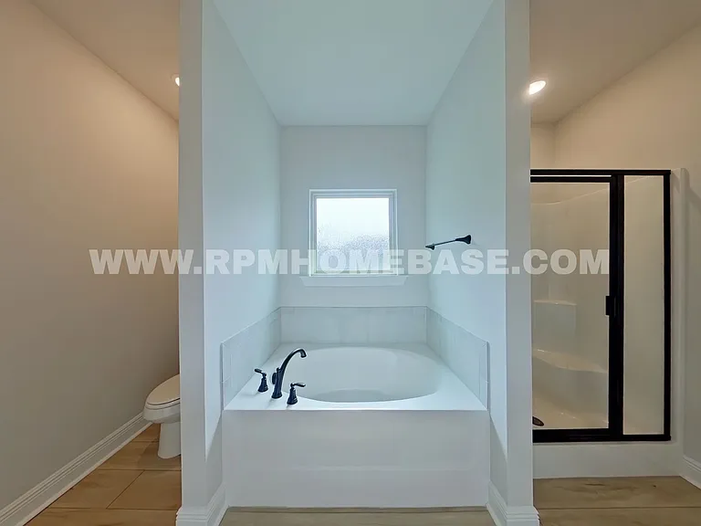 2700 Louise Dr — Photo 12