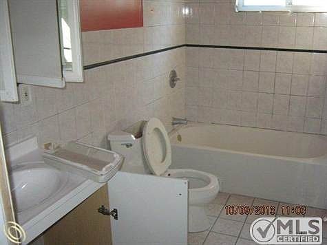 bath room.jpg