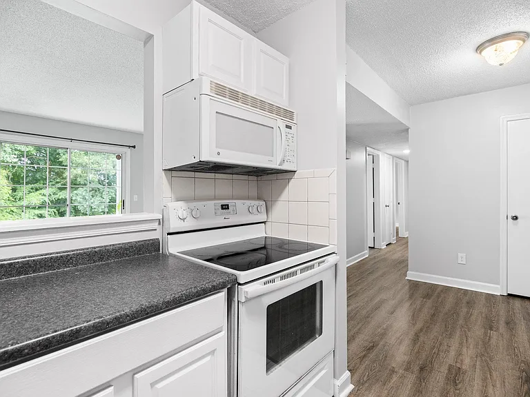 5645 Hornaday Rd #B — Photo 4