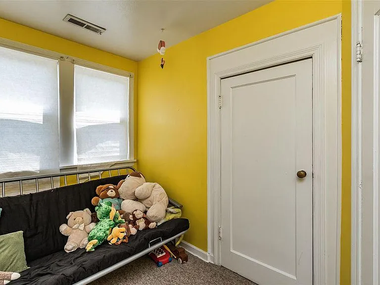1014 Stanfield St — Photo 24
