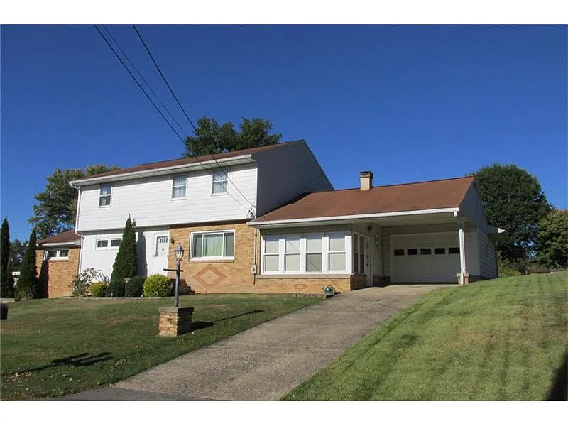 723 Farview Dr photo 1