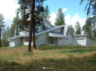 15 Rainier Ave, Tonasket, WA 98855