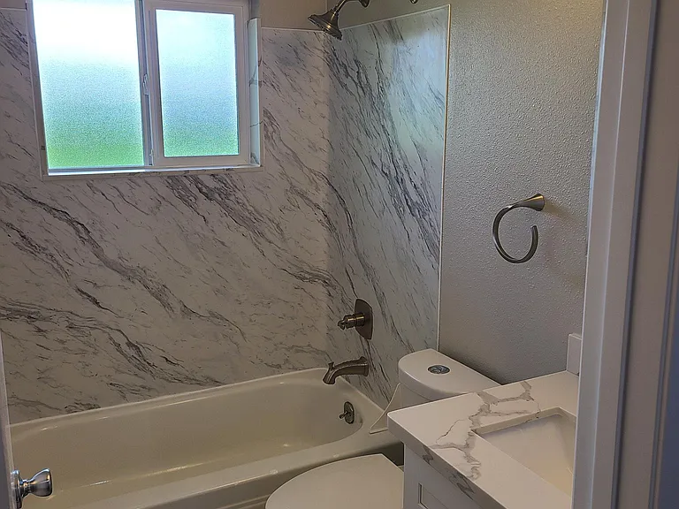 1821 E Main St — Photo 15
