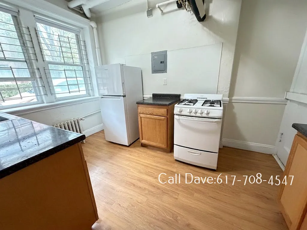 132 Washington St — Photo 3