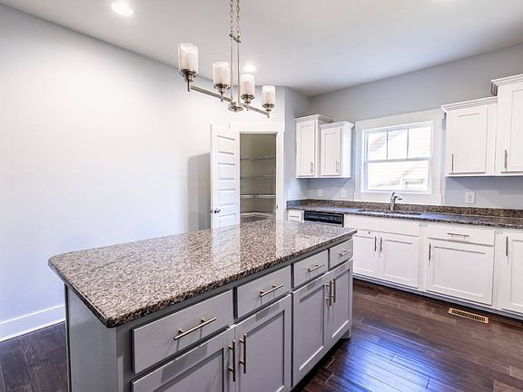 5th image of 3409 Elkins Ave